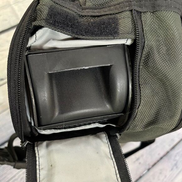 Kensington Saddle Pro Khaki Green Laptop Convertible Backpack Messenger Bag - Picture 14 of 15